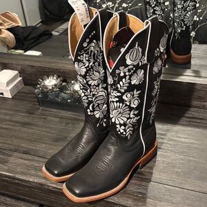 Macie Bean Black and White Floral Heeled Boots. Brand new.